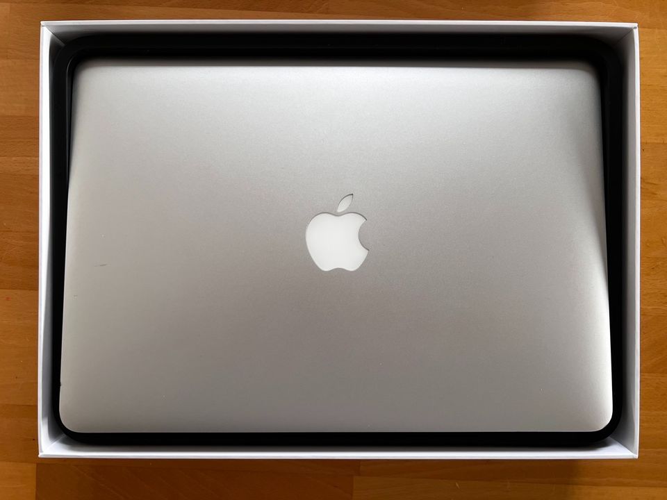 MacBook Air 2015, 13,3“, 1,6 GHz i5, 128 GB SSD in Kaarst