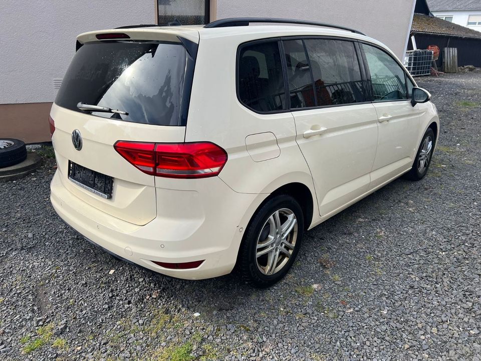 Volkswagen Tiguan 7 sitzer ex taxi  dsg in Ortenberg