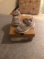 Kangaroos sneaker Schuhe gr 21 wie neu Niedersachsen - Alfeld (Leine) Vorschau