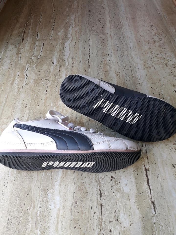 Puma Sportschuhe Gr 33 in Rottweil