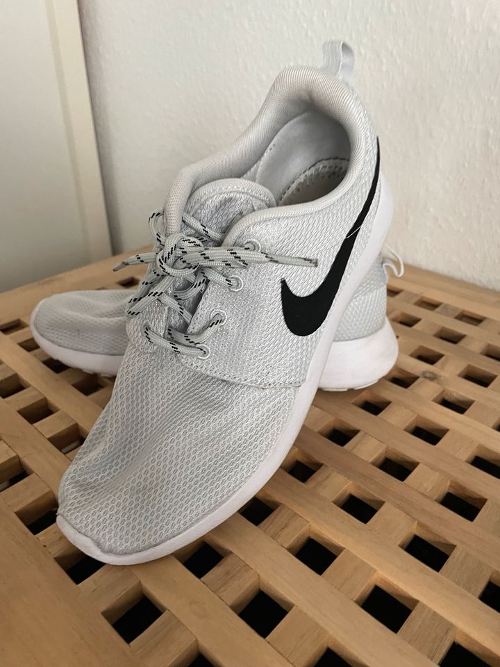 Nike, Sneaker Damen in Petersberg