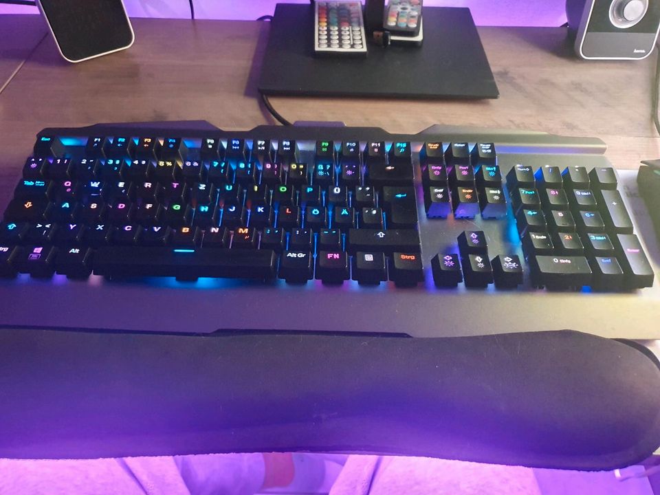 Titanwofl Tastatur mit Beleuchtung in Jüchen