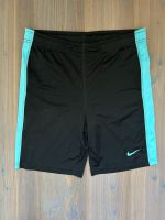 Nike Shorts schwarz-türkis dry fit Gr 146-158 Berlin - Wilmersdorf Vorschau