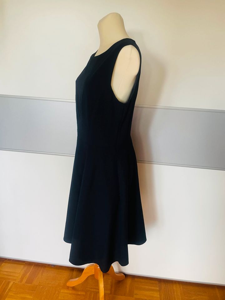 Kleid elegant Orsay dunkelblau Größe in Düren