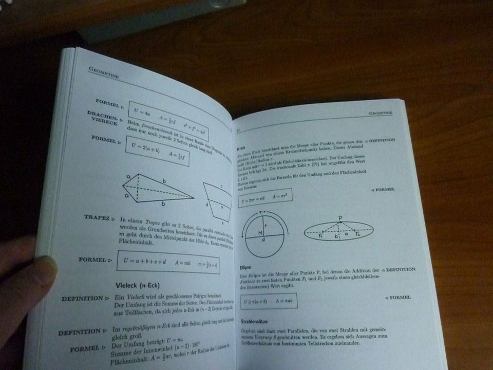 Buch Formeln für Mathematik, Physik, Chemie - Schule / Studium in Halle