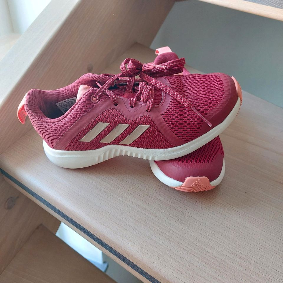 ADIDAS Hallenschuhe Gr. 33 1/3 weinrot -neuwertig- in Wolframs-Eschenbach