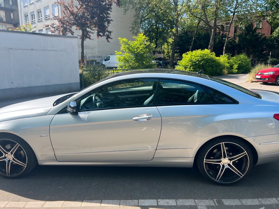 Mercedes Benz e220d coupe Bj2010 in Duisburg