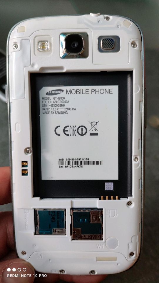 Samsung Galaxy S3 GT-I9300 mit 2x Akku Smartphone in Meersburg