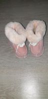 Baby-Schuhe / Lammfellboots Nordrhein-Westfalen - Bottrop Vorschau