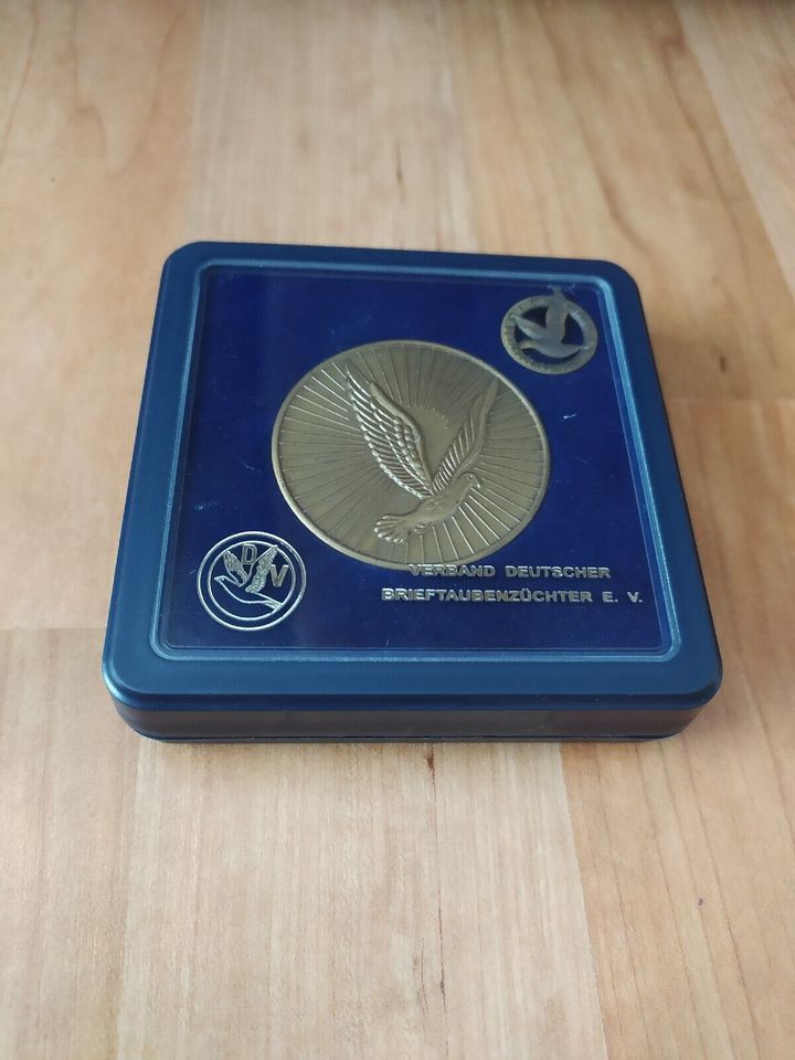 Gold Medaille Verband Deutscher Brieftauben Züchter in Gelsenkirchen