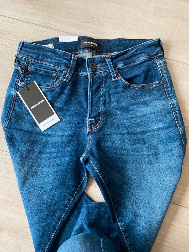 Jack and Jones Jeans Glenn Slim-Fit Gr. 28/32 NEU mit Etikett in Oppin