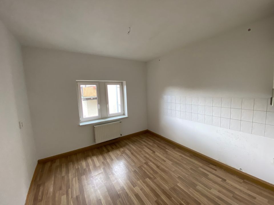 Toller Blick! Zentrumsnah - großzüge, helle 3- Raum DG Wohnung in Plauen