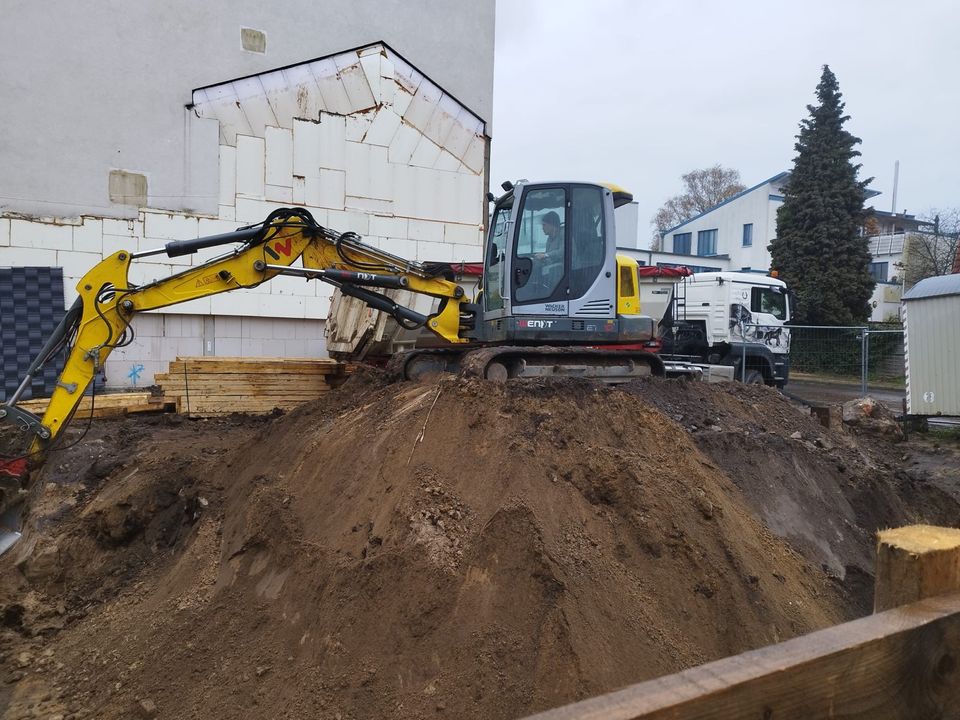 Erdarbeiten / Pflasterarbeiten / Transport in Nordwestuckermark