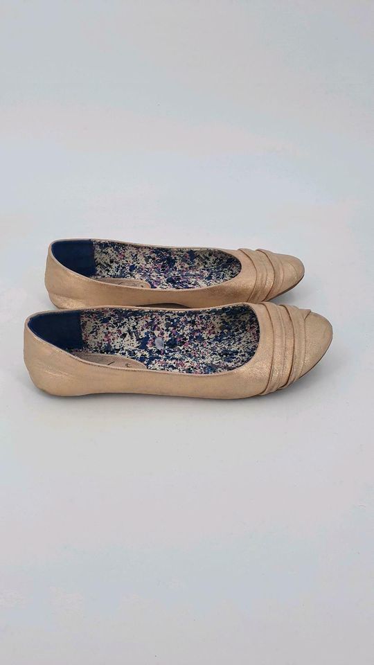 Ballerinas in rosegold in Berlin