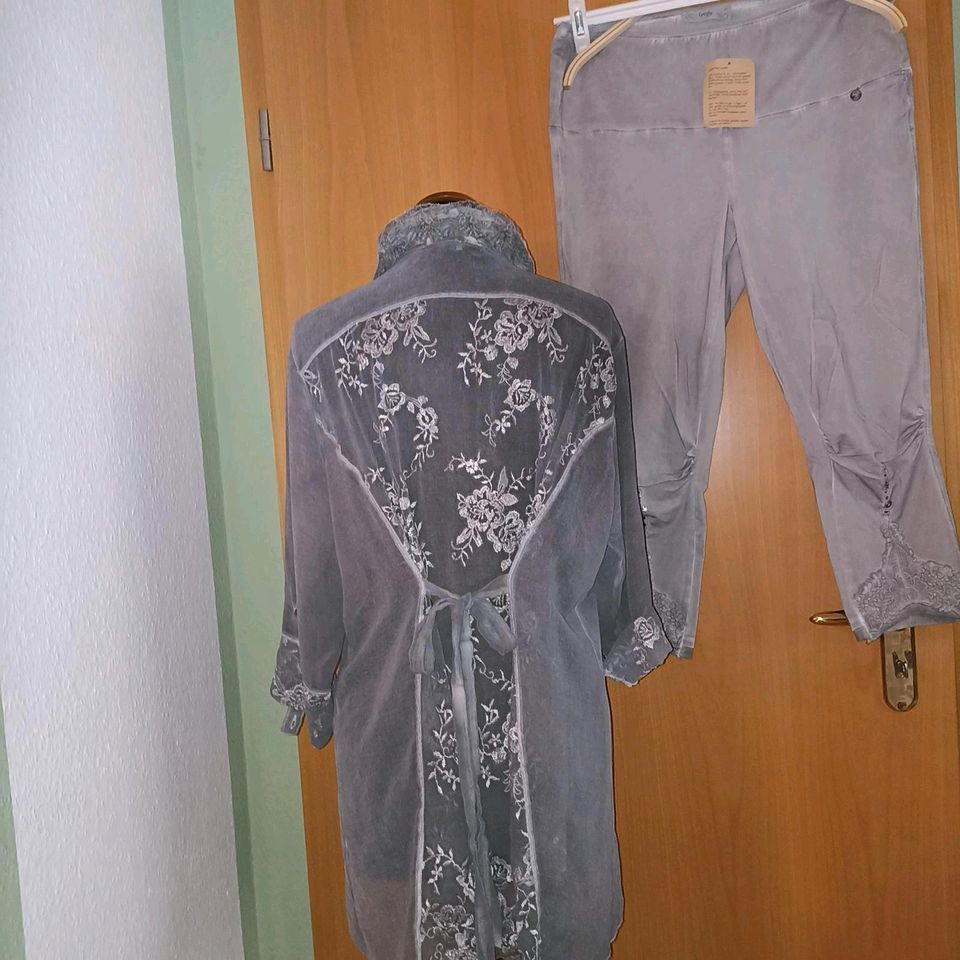 Tredy...Bluse Gr.46 ,  Weste Gr.44 & Leggings Gr 44..NEU in Leipzig