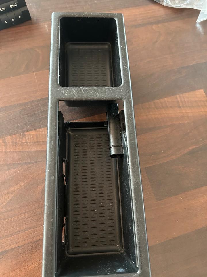 BMW e 46 Radio mit CD plus Anbauteile Mittelschacht / Konsole in Wathlingen