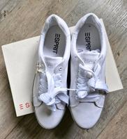 Esprit Sneaker Weiß Silber Gr.41 Plateau NEU Im Karton! Hessen - Herborn Vorschau