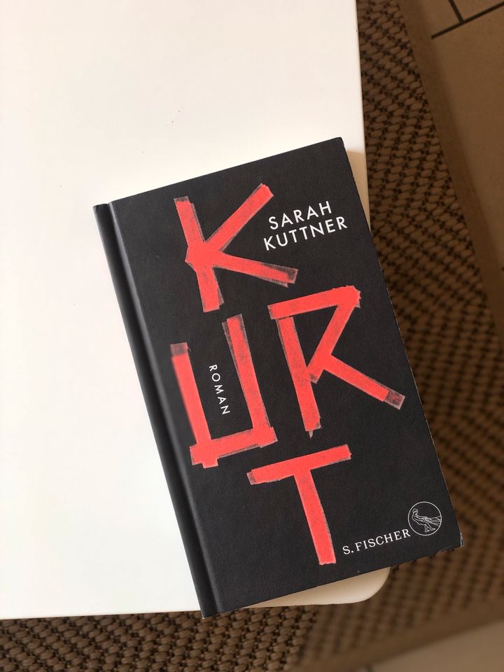 Buch Kurt von Sarah Kuttner, Roman in Greifswald