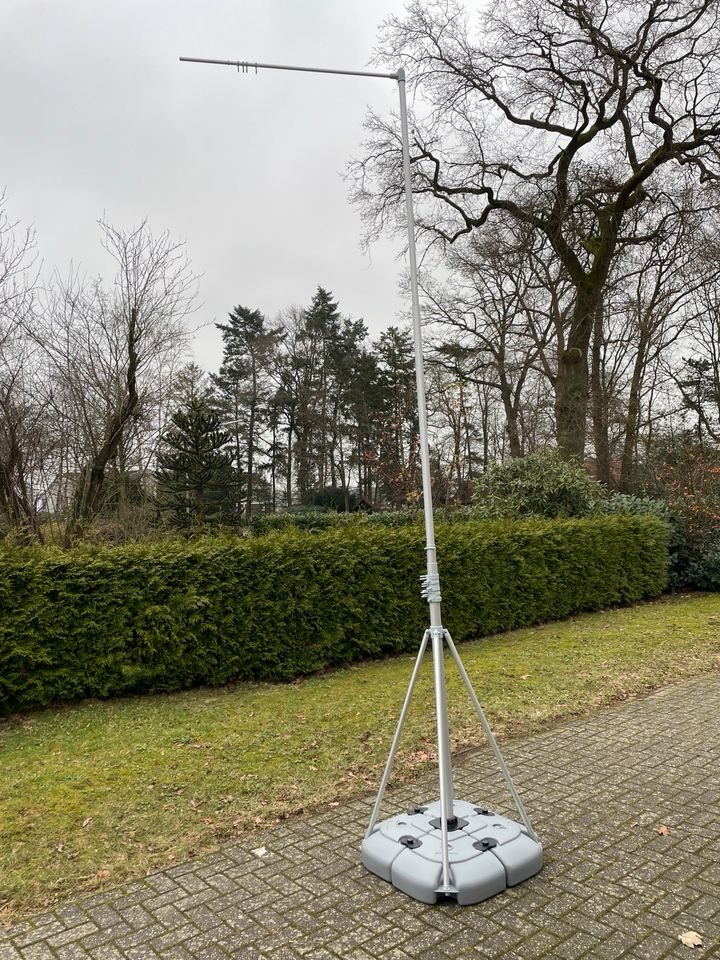 Mobiler Fahnenmast wasserbefüllbarer Fuss Messe Messebau in Delmenhorst