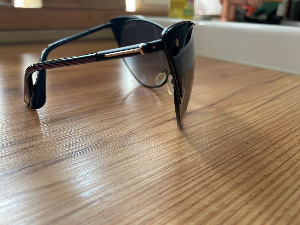 Tom Ford Sonnenbrille wie neu ohne Mängel in Villingen-Schwenningen