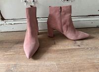 Neu Ankle Boots Absatz PIER ONE  Stiefeletten 42 (41) Leder rosa Niedersachsen - Seevetal Vorschau