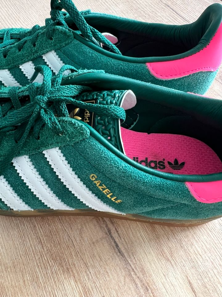 Adidas Gazelle Grün Pink Neu Größe 36 collegiate green in Remseck am Neckar