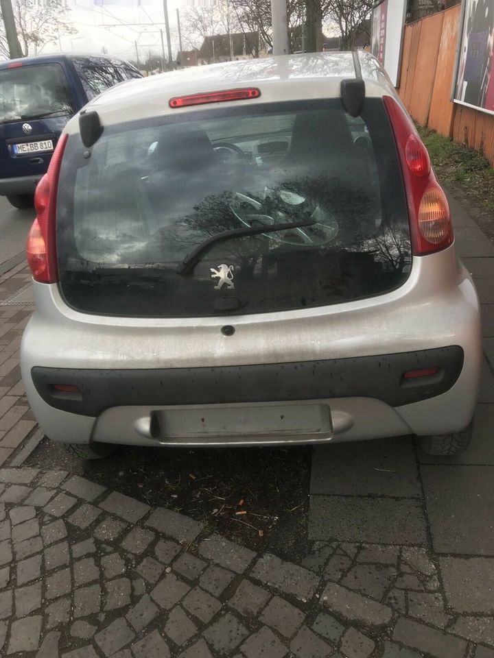 Peugeot 107 Scheinwerfer Rücklichter Alufelgen in Duisburg