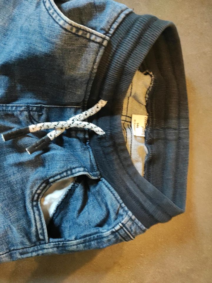 Coole Jeans für coole Jungs Gr. 146 in Stadt Wehlen