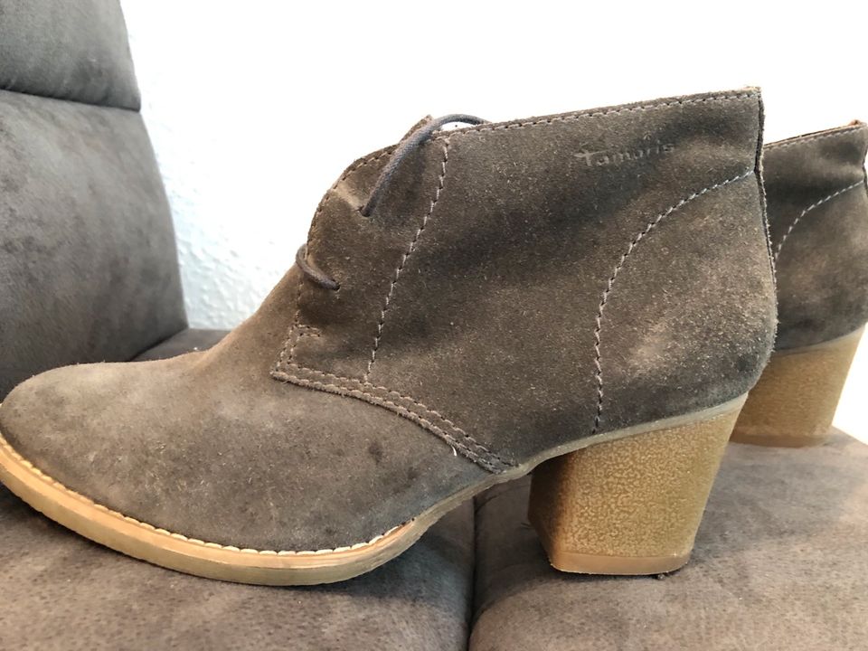 Tamaris Stiefeletten grad Wildleder 40 Absatz Boots in Dortmund