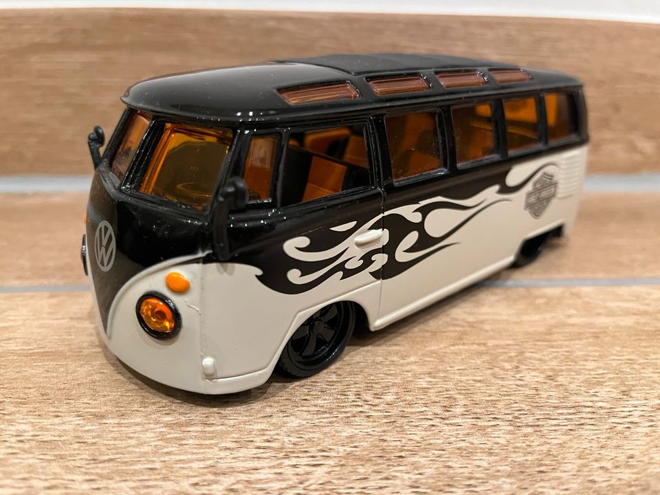 Maisto VW T1 Bus GRidez Bulli Bugz Allstars Samba 1:25 in Wustermark