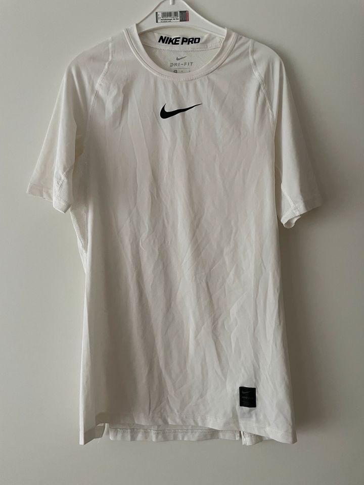Nike Sport Shirt in Köln