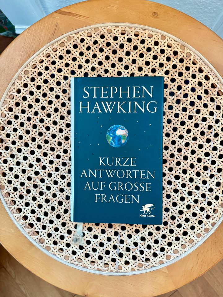 Stephen Hawking Kurze Antworten auf große Fragen Hardcover in Frankfurt am Main