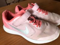 NIKE Revolution Sneaker Gr. 35 Mädchen apricot rosé weiß Thüringen - Meiningen Vorschau