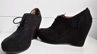 schwarze Schuhe Gr. 39 zum Schnüren mit Plateauabsatz ca. 9,5 cm Hessen - Wölfersheim Vorschau
