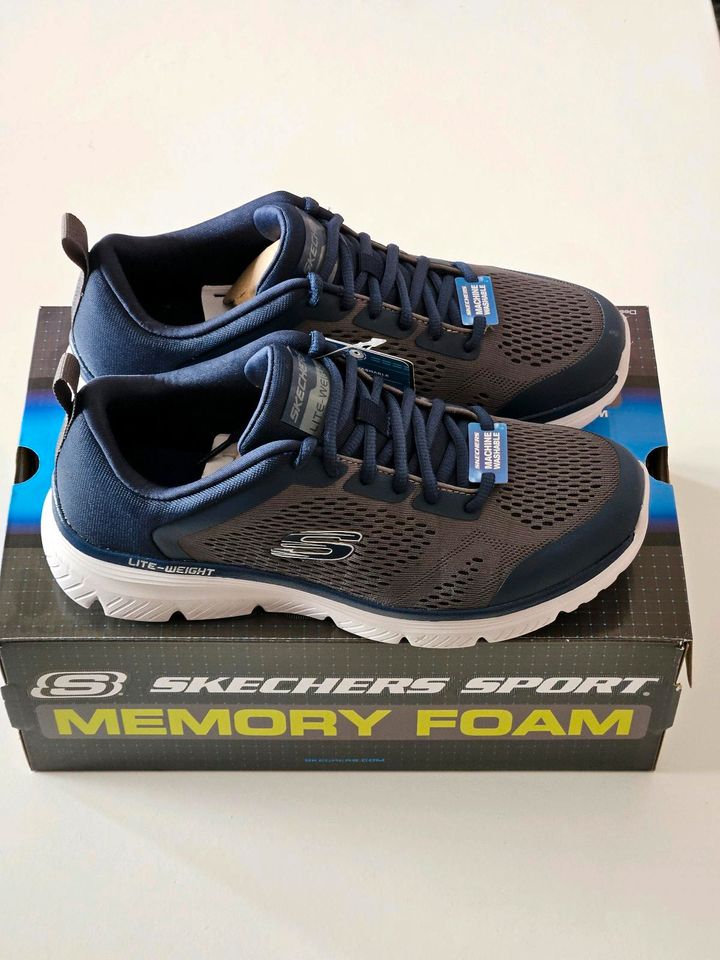 Herren Skechers Gr.40 in Kamp-Lintfort