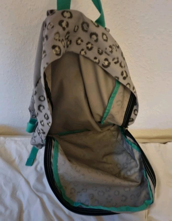 Rucksack mit Leoprint von Etnies in Kassel