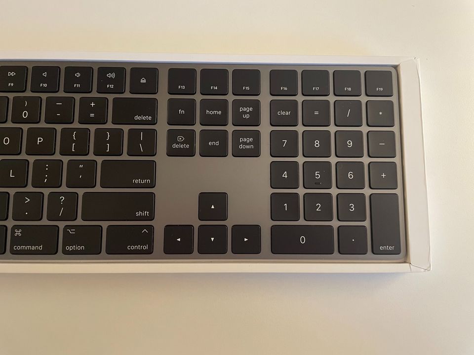 Apple Magic Keyboard 2 space grey gray qwerty Tastatur in Mering