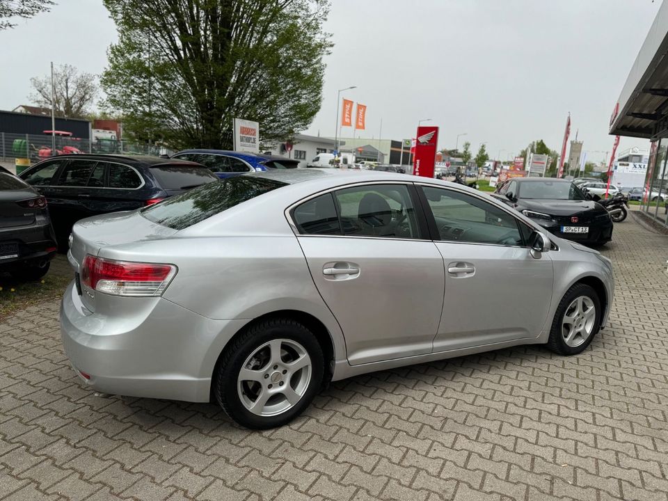 Toyota Avensis 1.6 Aus 2 Hand  Im Sehr Guten Zustand in Speyer