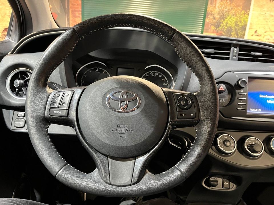Toyota Yaris 1.5 Dual-VVT-iE Y20 Club, LED, Klima, DAB in Oberhausen