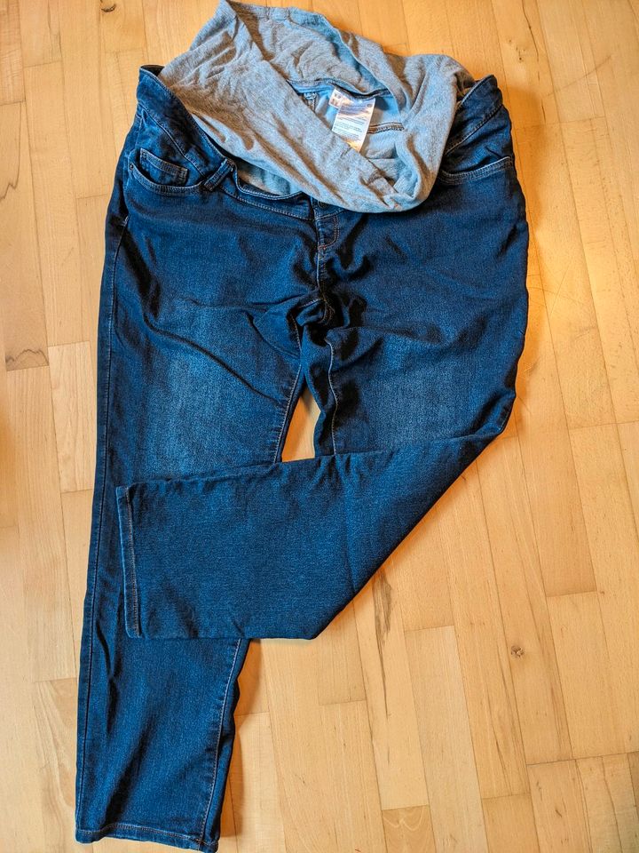 Bequeme Schwangerschafts-Jeans von C&A, Gr. 50 in Bergisch Gladbach