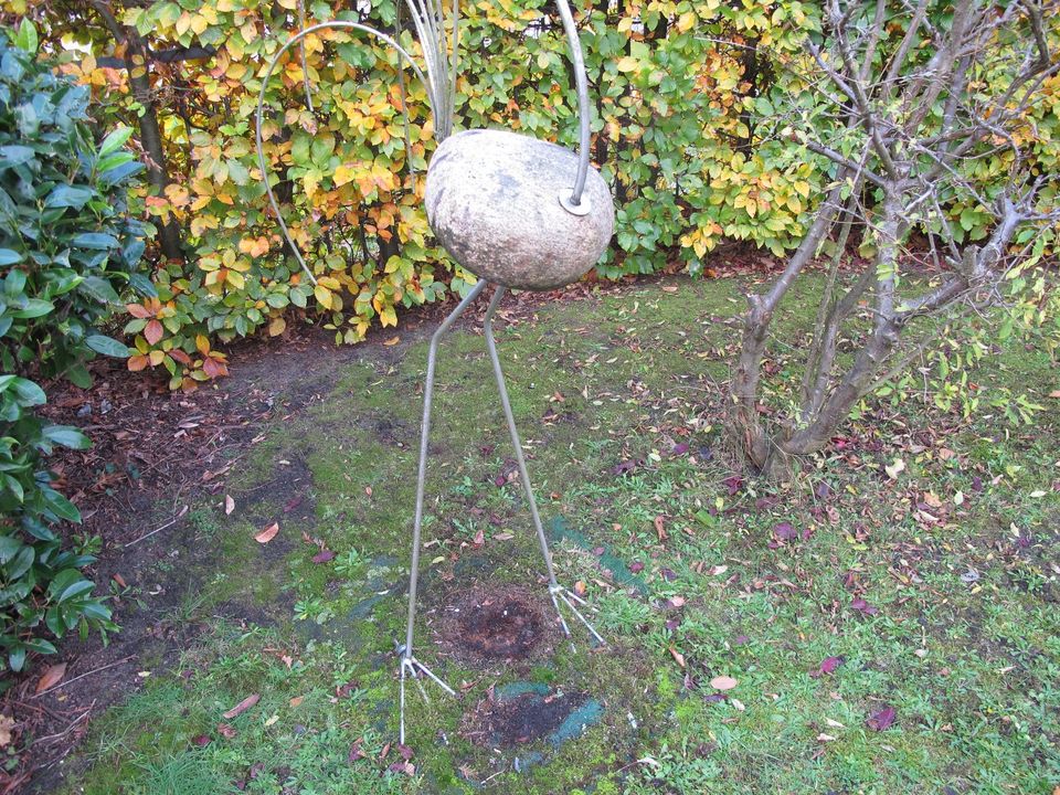 Große Skulptur aus Nirostastahl für den Garten /Motiv Vogel in Quickborn