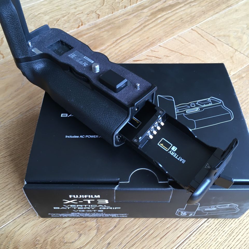 ✅ Fuji Batteriegriff X-T3 VG XT3 vertical battery grip mit 2Akkus in Ulm