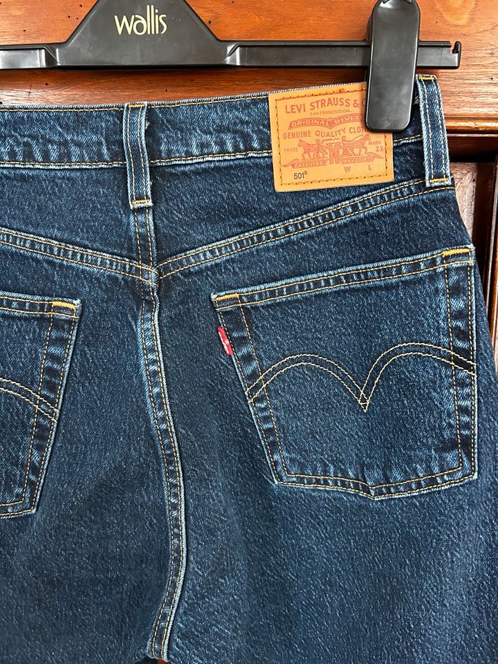 Levi’s 501 crop Jeans Damen W26 L26 in Berlin