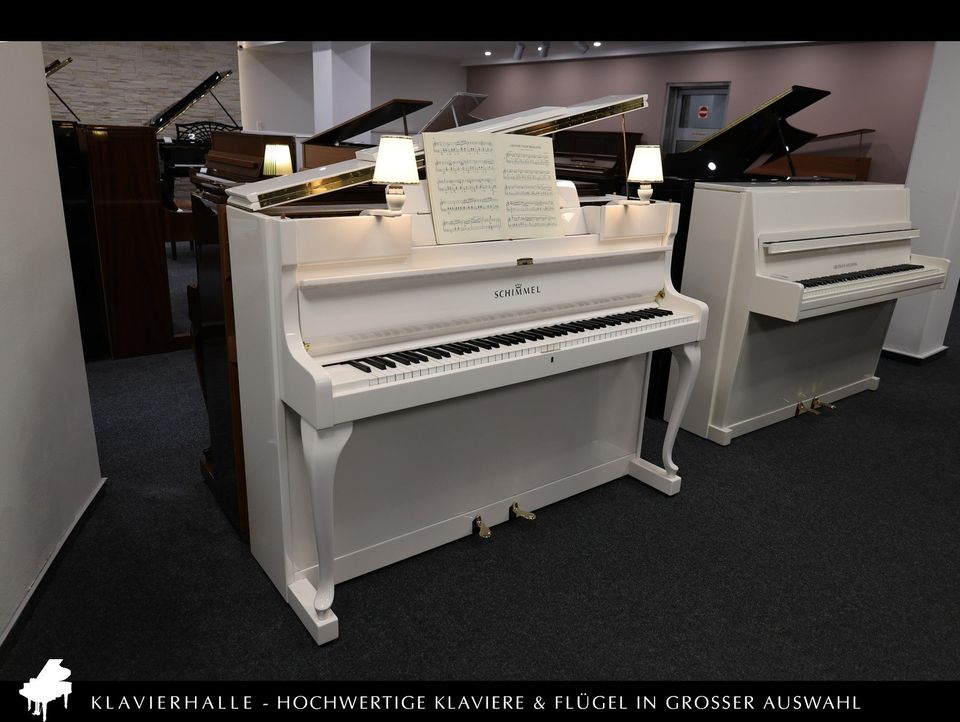 Traumhaftes Schimmel Klavier, 108C, weiß poliert ★ mit Lampen in Geist