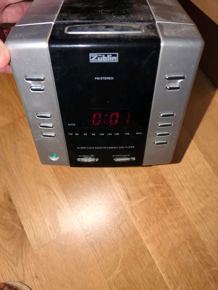 FM Radio / CD Player Zublin 8800 Stereo in Remagen