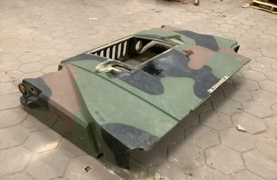 9x Humwee / HMMWV / Hummer H1 Motorhaube hood in Einbeck