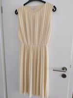 Top Mango Plissee Kleid Plisseekleid 40 pastellgelb Baden-Württemberg - Sulzfeld Vorschau