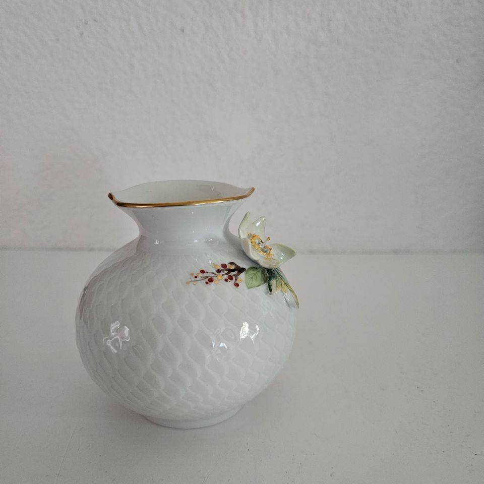 Meissen Porzellan -Wellenspiel  -CHRISTROSE VASE- 1-Wahl in Fürstenwalde (Spree)