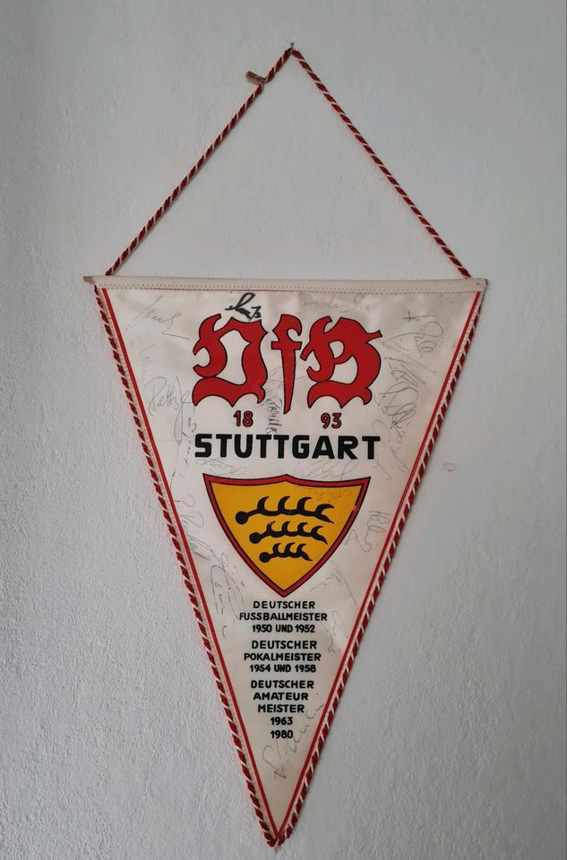 VfB Stuttgart Wimpel original Unterschriften in Lehrte