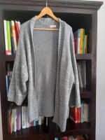 Hochwertige Strickjacke Coustommade! Baden-Württemberg - Baden-Baden Vorschau